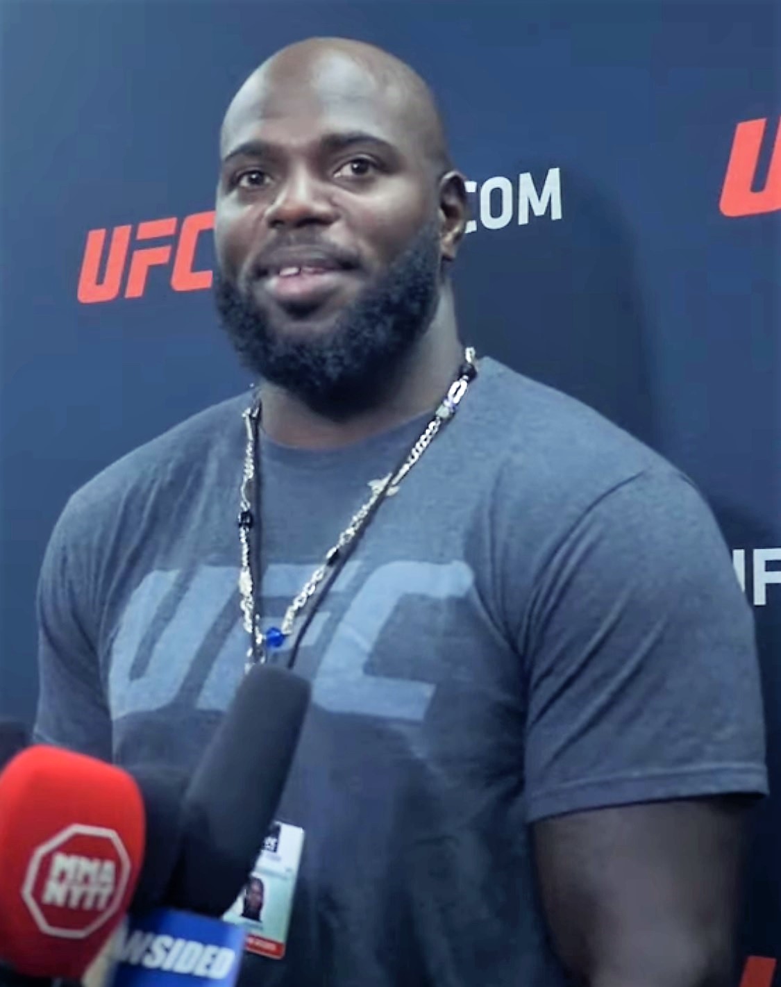 Jairzinho Rozenstruik ready to step in against Alistair Overeem | UFC 244
Surinamese heavyweight Jairzinho Rozenstruik achieved the biggest 